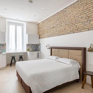 Studio con letto king size